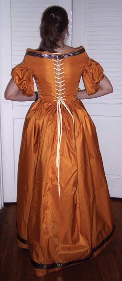 Baroque dress back